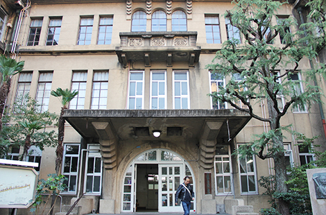 元・立誠小学校外観